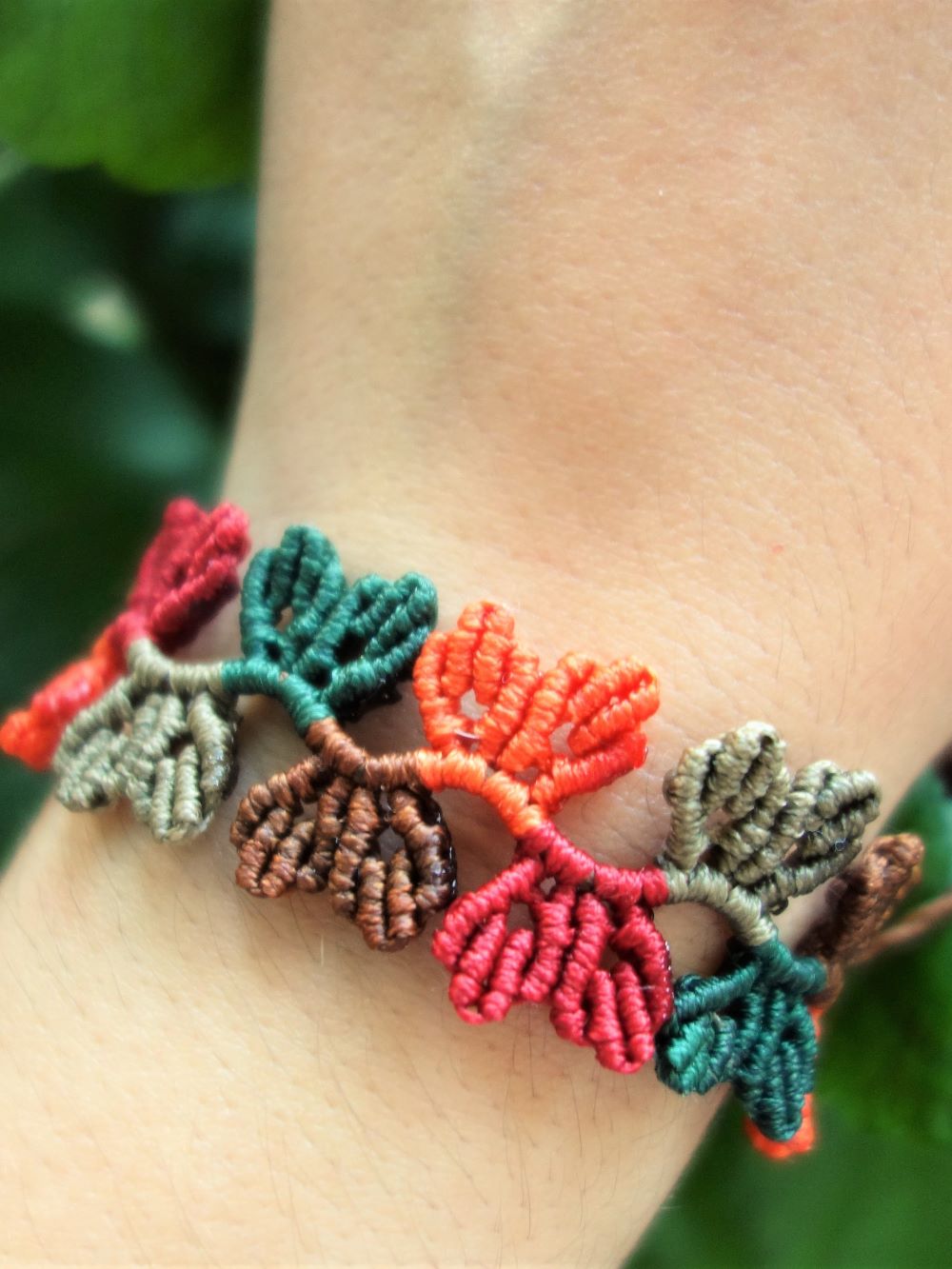 Χειροποίητο μακραμε βραχιόλι Leaf Whisper - Image 3