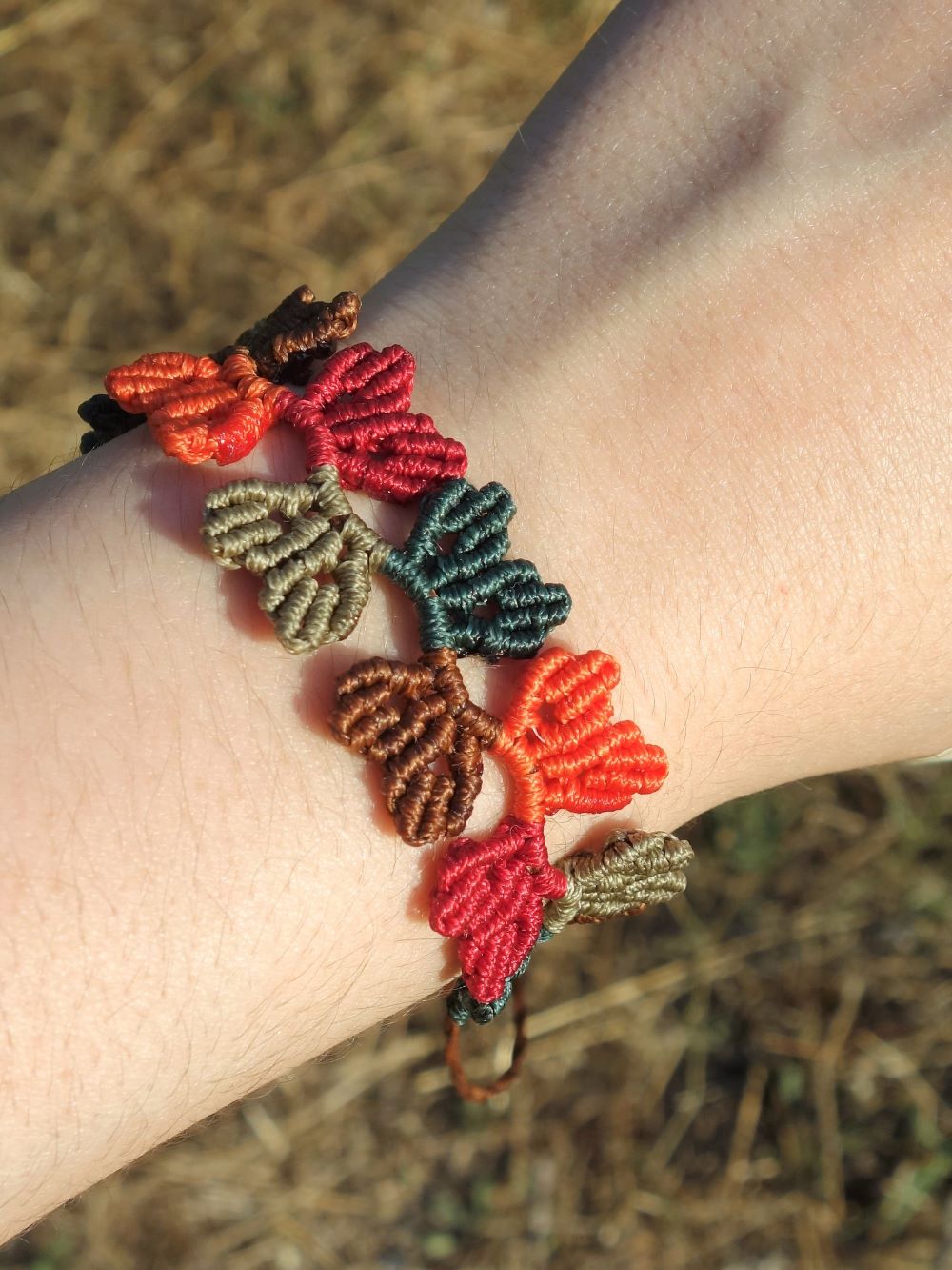 Χειροποίητο μακραμε βραχιόλι Leaf Whisper