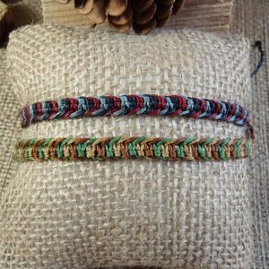 unisex λεπτά μακραμέ βραχιόλια Tribal Paths σε γήινες και πολύχρωμες αποχρώσεις με tribal πλέξη