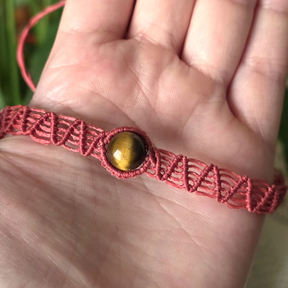 Golden Gaze -Χειροποίητο μακραμε τσόκερ με Μάτι Τίγρης σε σομόν - Image 2