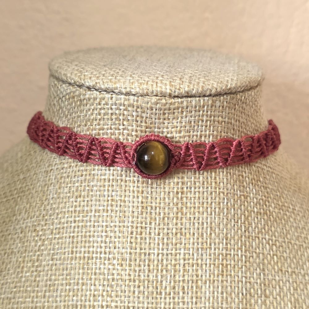 Golden Gaze -Χειροποίητο μακραμε τσόκερ με Μάτι Τίγρης σε σομόν - Image 4