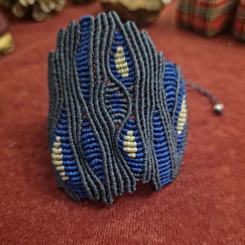 Mystic Eyes - Χειροποίητο μακραμε βραχιόλι σε μπλε και γκρι - Image 2