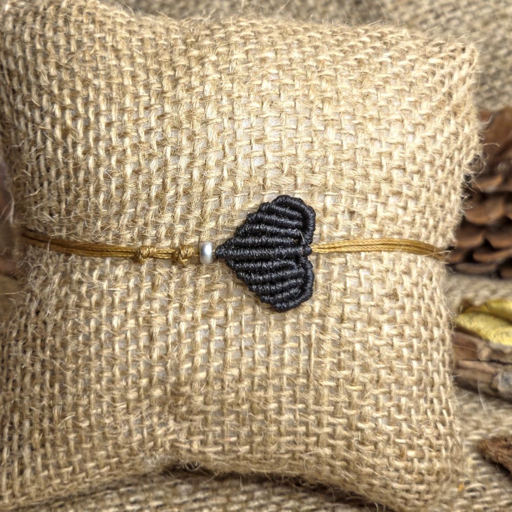 Tiny Hearts - Χειροποίητα μακραμε βραχιόλια καρδιά σε διάφορα χρώματα - Image 4