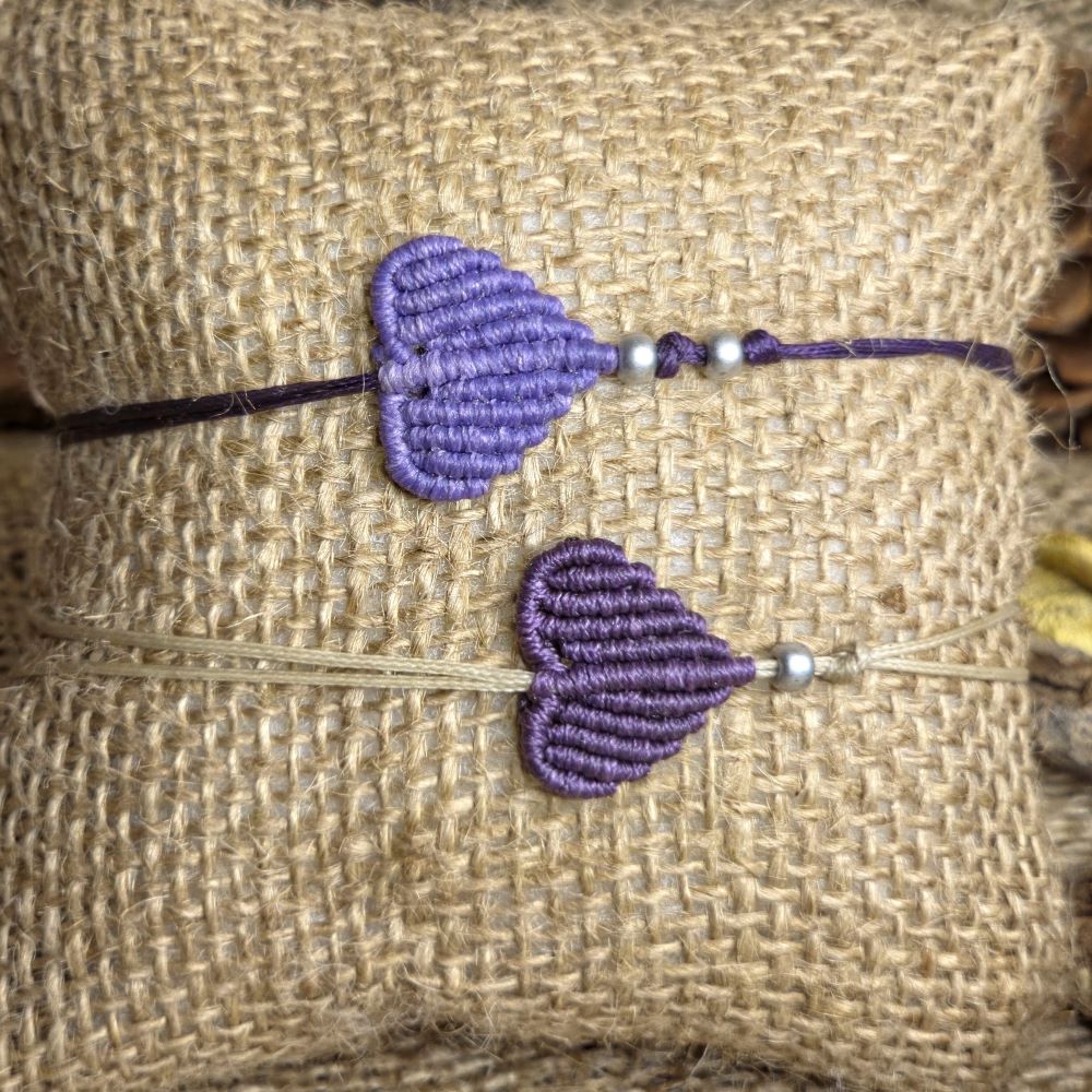 Tiny Hearts - Χειροποίητα μακραμε βραχιόλια καρδιά σε διάφορα χρώματα - Image 3