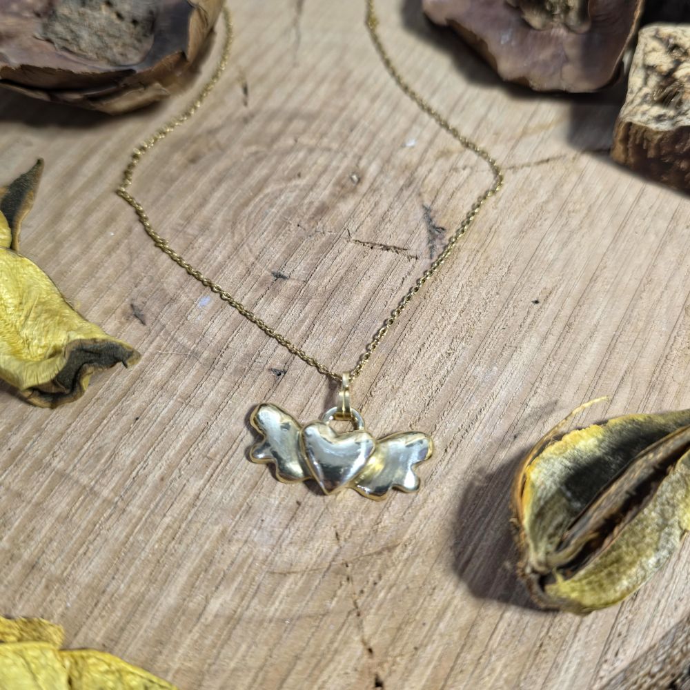Winged Heart – Χειροποίητο ορειχάλκινο κολιε με φτερωτή καρδιά - Image 2