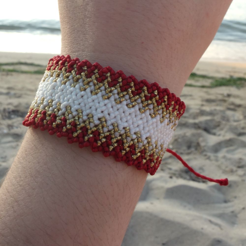 Golden Wave- Χειροποίητο μακραμε βραχιόλι σε κόκκινο λευκό και χρυσό - Image 3