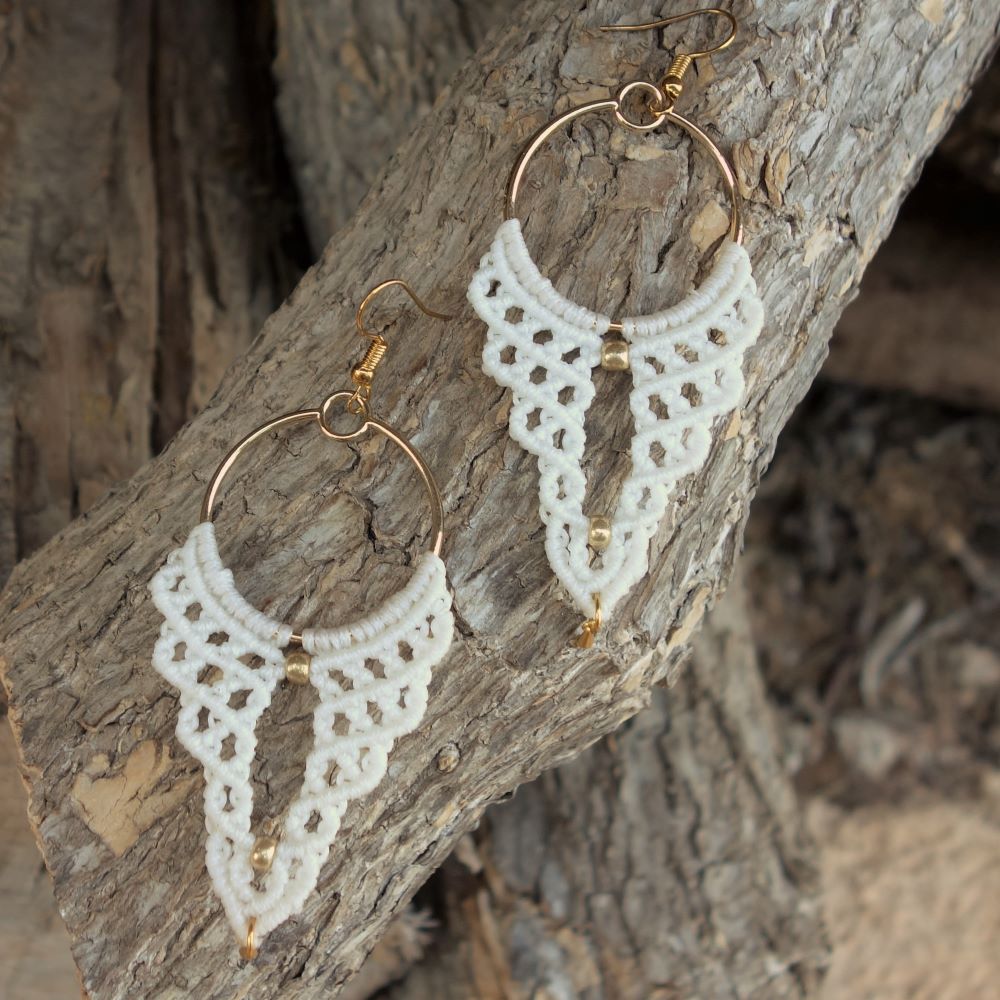 Golden Wings -Χειροποίητα μακραμε σκουλαρίκια σε λευκό γκρι και κόκκινο - Image 4