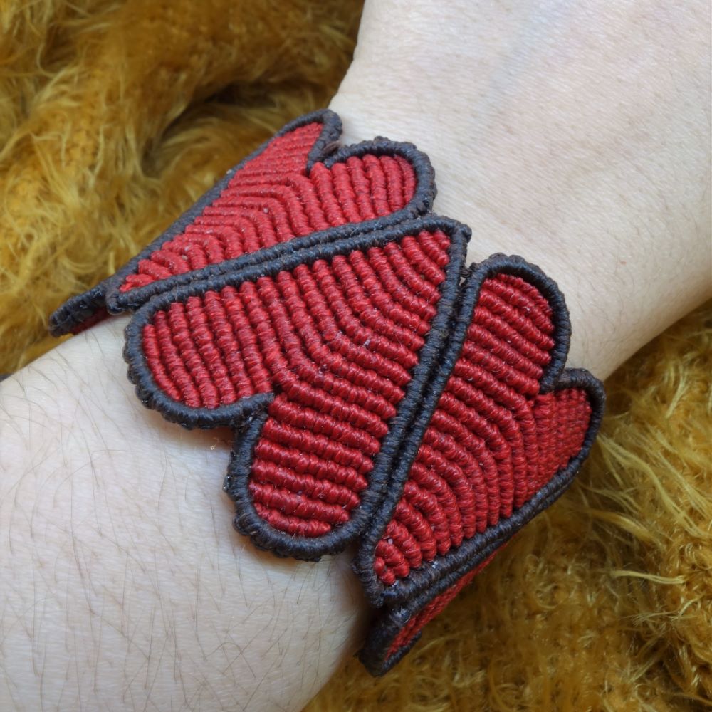 Red Whisper - Χειροποίητο μακραμε βραχιόλι καρδιές - Image 3