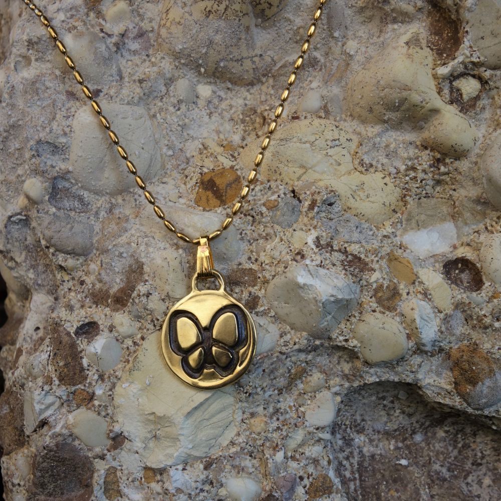 Golden Metamorphosis -Χειροποίητο ορειχάλκινο κολιε με πεταλούδα και πατίνα - Image 2