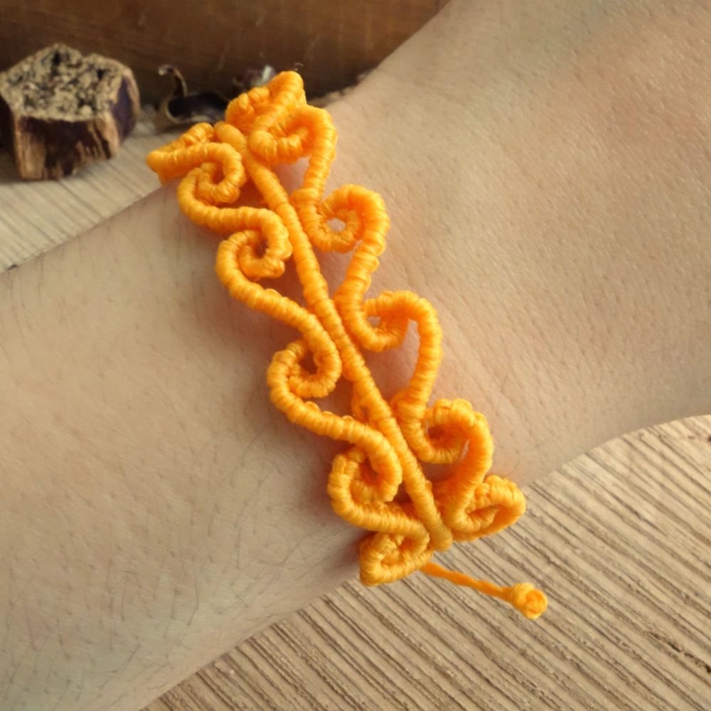 Sun Curl-Χειροποίητο μακραμε βραχιόλι με κυματιστό μοτίβο - Image 3