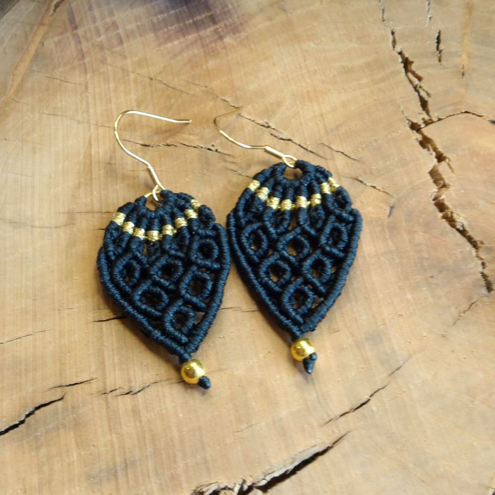 Arcane Lines - μακραμε σκουλαρίκια σε μαύρο και κυπαρισσί - Image 3