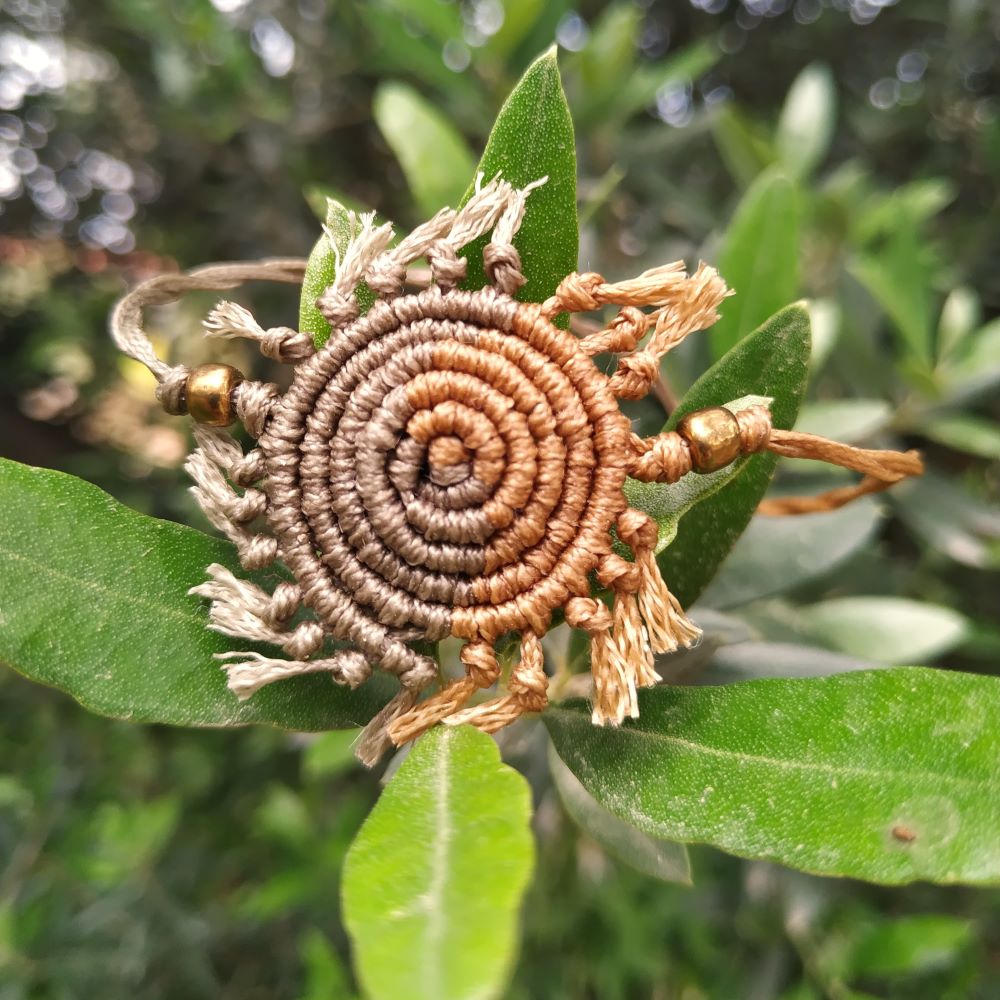 Earth Spiral - Χειροποίητο μακραμέ βραχιόλι με σπειροειδές μοτίβο - Image 2