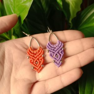 Petal Drop- Χειροποίητα μακραμε σκουλαρίκια σε μωβ και πορτοκαλί