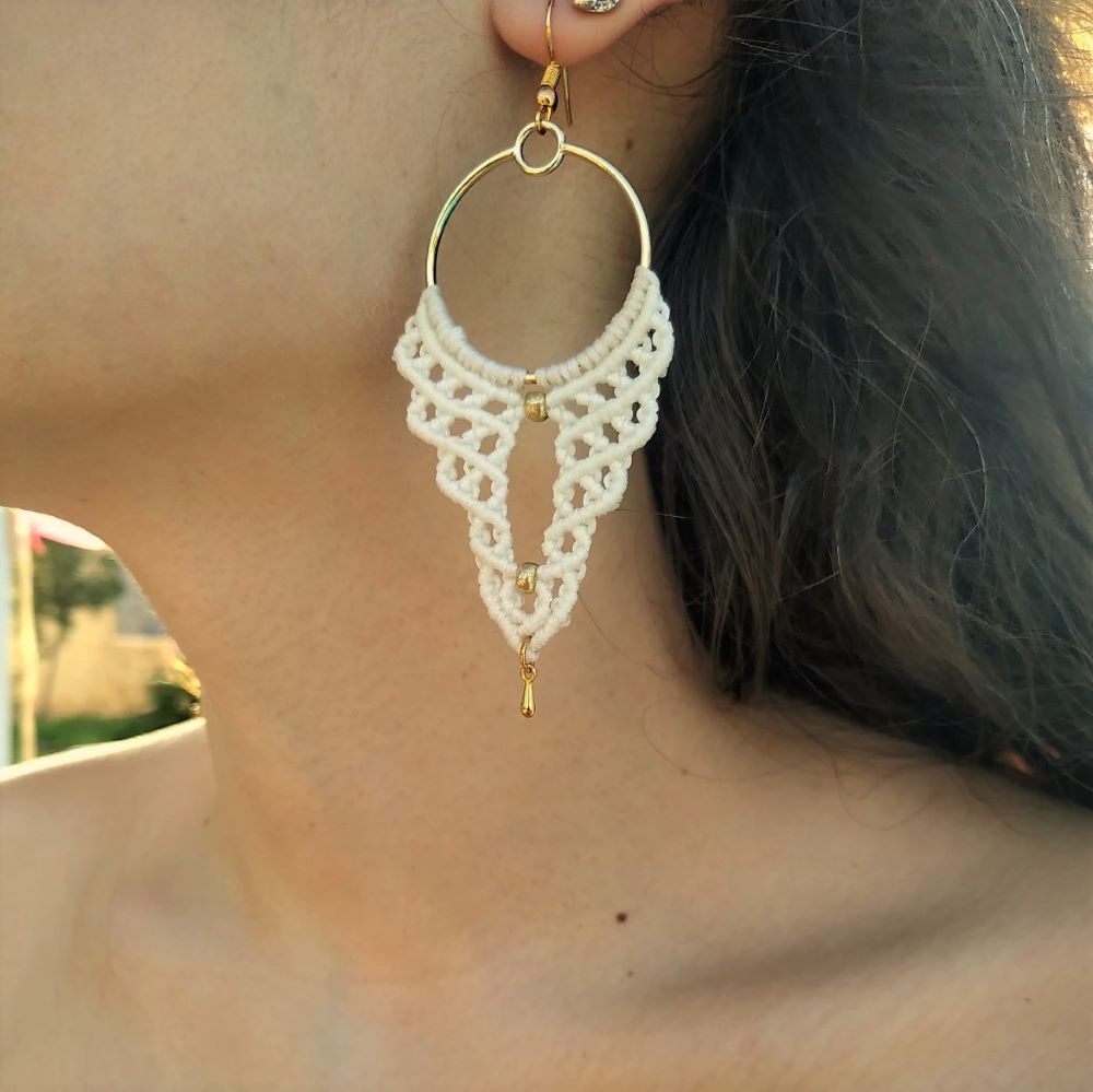 Golden Wings -Χειροποίητα μακραμε σκουλαρίκια σε λευκό γκρι και κόκκινο - Image 5