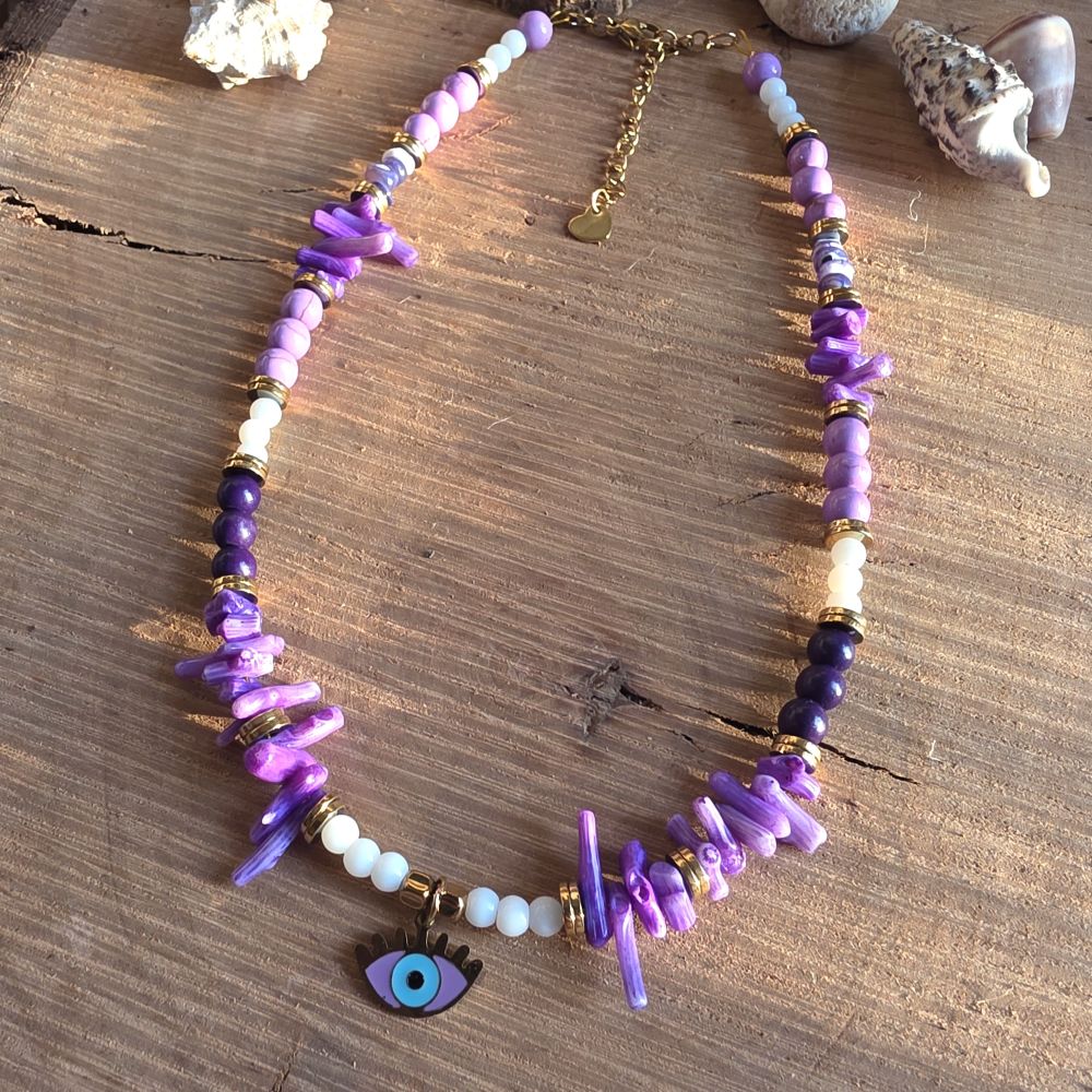 Purple Eye χειροποίητο κολιέ με μωβ κοχύλια, ημιπολύτιμες χάντρες, αιματίτες και ατσάλινο μάτι