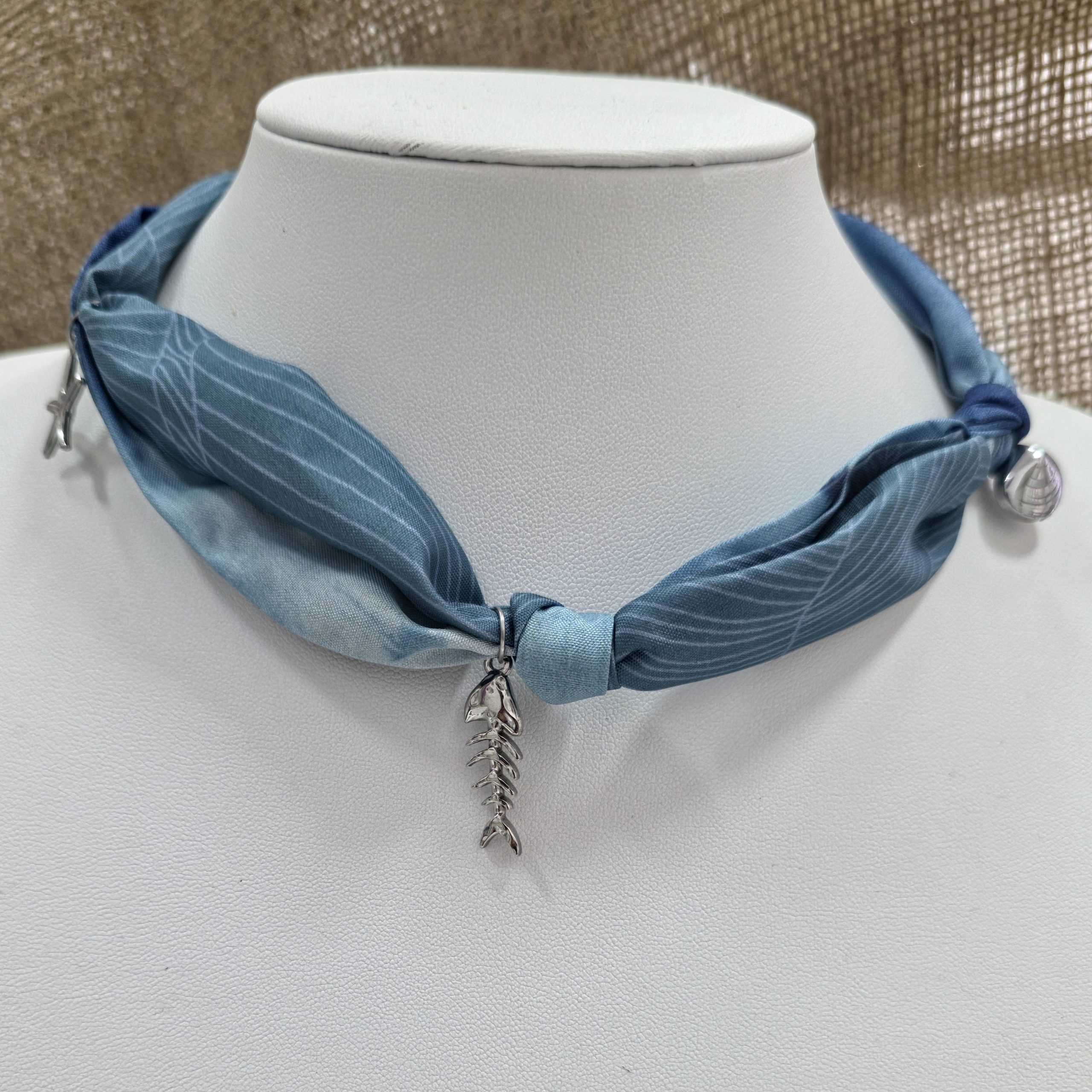 Scarf Stories · Χειροποίητο Κολιέ Μαντήλι με Ατσάλινα Στοιχεία - Image 9